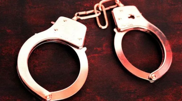 ಹಣದೊಂದಿಗೆ ಪರಾರಿಯಾಗಿದ್ದ ನೌಕರನ ಬಂಧನ; 27ಲಕ್ಷ ವಶ arrest