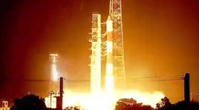 ಯಶಸ್ವಿಯಾಗಿ ಭೂ ವೀಕ್ಷಣಾ ಉಪಗ್ರಹ ಉಡಾವಣೆ ಮಾಡಿದ ಇಸ್ರೋ issro