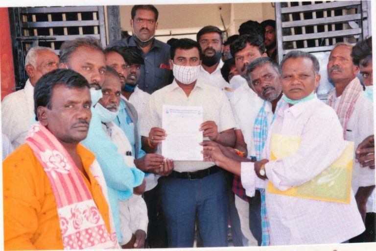 ಅಂಬೇಡ್ಕರ್ ಭಾವಚಿತ್ರಕ್ಕೆ ಅಪಮಾನ: ನ್ಯಾಯಾಧೀಶ ಮಲ್ಲಿಕಾರ್ಜುನ ಗೌಡ ವಜಾಕ್ಕೆ ಒತ್ತಾಯ protest