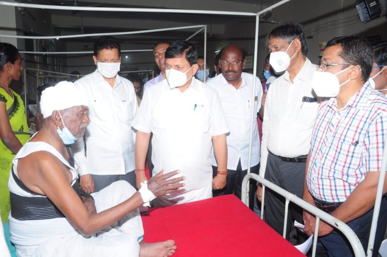 ಪಾವಗಡ: ಗಾಯಾಳುಗಳಿಗೆ ಸರ್ಕಾರಿ ವೆಚ್ಚದಲ್ಲಿ ಚಿಕಿತ್ಸೆಗೆ ಸೂಚನೆ: ಸಚಿವ ಆರಗ ಜ್ಞಾನೇಂದ್ರ araga jnanendra