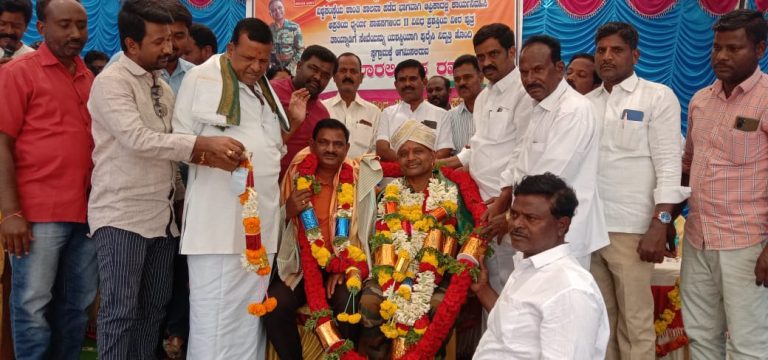 ಸೇನೆಯಲ್ಲಿ ಸೇವೆ ಸಲ್ಲಿಸಿ ನಿವೃತ್ತರಾದ ಯೋಧ ಮೈಲಾರಲಿಂಗಪ್ಪ ಅವರಿಗೆ ಗ್ರಾಮಸ್ಥರಿಂದ ಸನ್ಮಾನ mylaralingappa