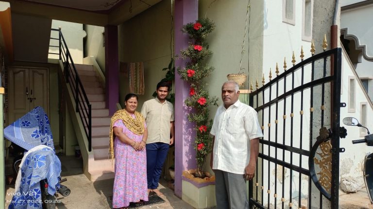 7 ಅಡಿ ಎತ್ತರದ  ಅಪರೂಪದ ತುಳಸಿ ಗಿಡ tulasi