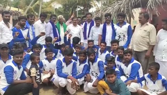 ಹಿರಿಯೂರು: ಭಾರತೀಯ ದಲಿತ ಸಂಘರ್ಷ ವತಿಯಿಂದ ಆಡುವಳ್ಳಿ ಗ್ರಾಮ ಶಾಖೆ ಉದ್ಘಾಟನೆ bdss