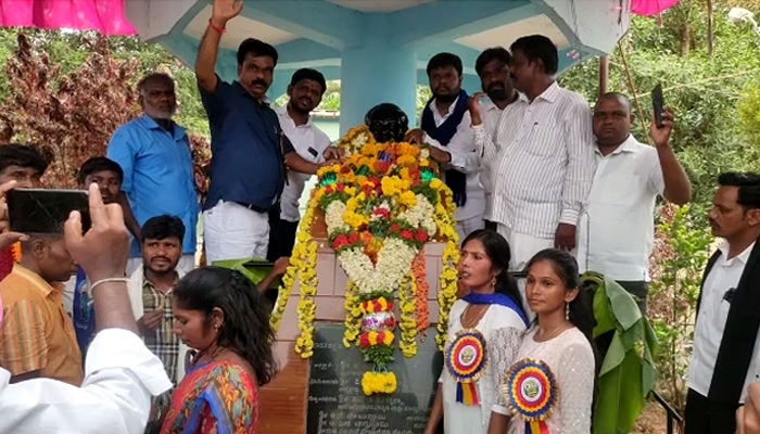 ಹಿರಿಯೂರಿನಲ್ಲಿ ಸಂಭ್ರಮದ ಅಂಬೇಡ್ಕರ್ ಜಯಂತಿ ಆಚರಣೆ: ಪುಷ್ಪಮಾಲೆ ಸಲ್ಲಿಸಿ ಗೌರವ hiriyuru ambedkar jayanti