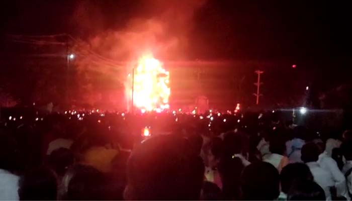 ನಂದಿಹಳ್ಳಿ ಗ್ರಾಮದ ಶ್ರೀ ರಂಗನಾಥ ಸ್ವಾಮಿ ಜಾತ್ರೋತ್ಸವ: ಪಟಾಕಿ ಉತ್ಸವಕ್ಕೆ ಸೋಮಶೇಖರ್ ಬಿ. ಚಾಲನೆ pataki uthsava