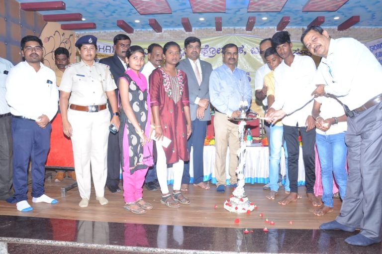 ಶ್ರೀರಾಮ ಫೌಂಡೇಶನ್ ನಿಂದ ವಿದ್ಯಾರ್ಥಿಗಳಿಗೆ ಪ್ರೋತ್ಸಾಹ ಧನ ವಿತರಣಾ ಸಮಾರಂಭ prothsaha dhana