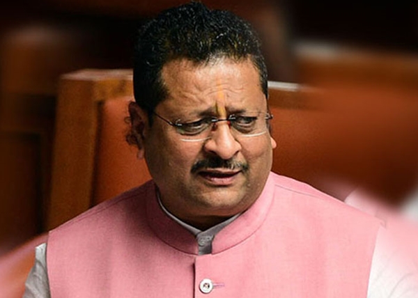 ಪ್ರಬಲ ಗೃಹ ಸಚಿವರು ಬೇಕಾಗಿದ್ದಾರೆ ಎಂದ ಯತ್ನಾಳ್: ಗೃಹ ಸಚಿವರ ವಿರುದ್ಧ ಅಸಮಾಧಾನ yathnal