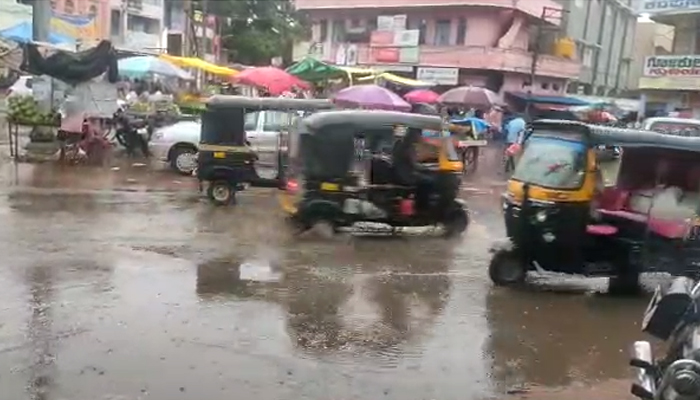 ಒಂದೇ ಮಳೆಗೆ ಕಂಗೆಟ್ಟ ಹಿರಿಯೂರು ನಿವಾಸಿಗಳು: ನಗರ ಸಭೆ ವಿರುದ್ಧ ಮತ್ತೆ ಆಕ್ರೋಶ hiriyuru
