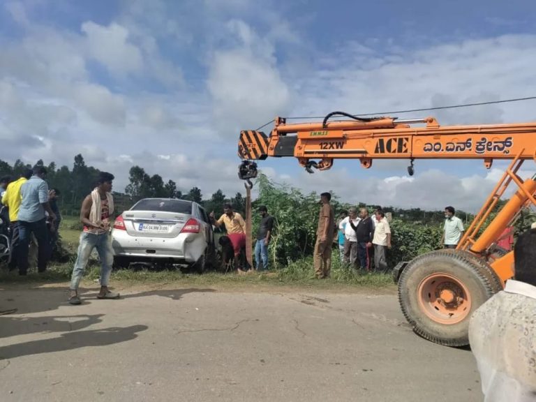 ಕೆರೆಯಲ್ಲಿ ಕಾರು ಮುಳುಗಿ ಯುವಕ ಸಾವು acident