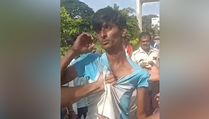 ಪ್ರೀತಿ ನಿರಾಕರಿಸಿದ್ದಕ್ಕೆ ನಡುರಸ್ತೆಯಲ್ಲೇ ಯುವತಿಗೆ ಹಲ್ಲೆ mandya