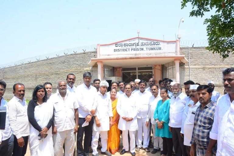 ವಿದ್ಯಾರ್ಥಿಗಳನ್ನು ಮುಂದೆ ಬಿಟ್ಟು ನಾವು ತಮಾಷೆ ನೋಡಲ್ಲ: ಡಾ.ಜಿ.ಪರಮೇಶ್ವರ್ parameshwar