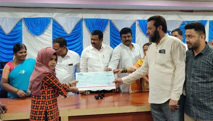 ಕಲುಷಿತ ನೀರು ಸೇವನೆಯಿಂದ ಮೃತಪಟ್ಟವರ ಕುಟುಂಬಸ್ಥರಿಗೆ 10 ಲಕ್ಷ ಪರಿಹಾರ ವಿತರಣೆ rayachuru