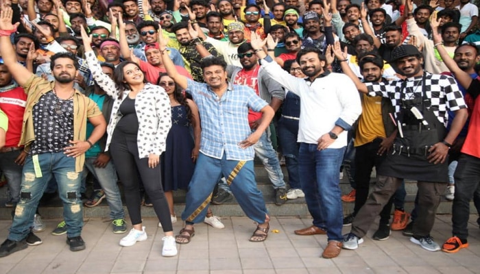 ಶಿವಣ್ಣ-ಶರಣ್ ಜುಗಲ್’ಬಂದಿ, ಸಿಂಗಲ್ ಶಾಟ್ ಹಾಡಿಗೆ ಟೀಂ ‘ಬೈರಾಗಿ’ ಸಖತ್ ಸ್ಟೆಪ್ಸ್ shivarajkumar