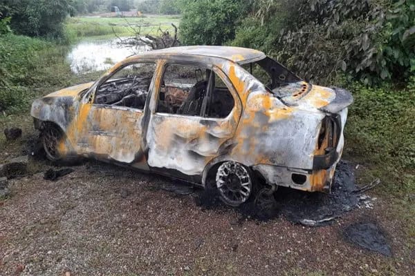 ನಿರ್ಜನ ಪ್ರದೇಶದಲ್ಲಿ ಕಾರಿನ ಜೊತೆಗೆ ಸುಟ್ಟು ಕರಲಾಗಿರುವ ಶವ ಪತ್ತೆ car
