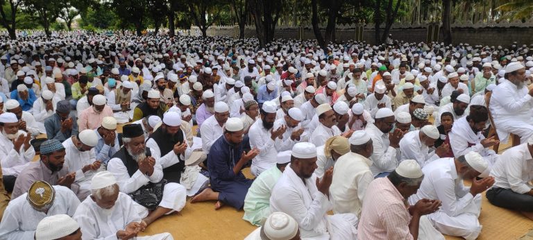 ಹಿರಿಯೂರಿನಲ್ಲಿ ತ್ಯಾಗ ಬಲಿದಾನದ ಸಂಕೇತ ಬಕ್ರೀದ್ ಆಚರಣೆ hiriyuru