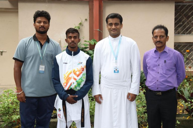 ಲೊಯೋಲ ಪದವಿ ಕಾಲೇಜಿನ ವಿದ್ಯಾರ್ಥಿ ಅರವಿಂದ್ ಎನ್.ಎಸ್. ದಕ್ಷಿಣ ಭಾರತೀಯ ರೈಲ್ವೆಗೆ ಆಯ್ಕೆ layola