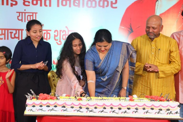 ಹುಟ್ಟು ಹಬ್ಬದ ನಿಮಿತ್ತ ರಕ್ತದಾನ ಮಾಡಿ ಪ್ರೇರಣೆ ಆದ ಶಾಸಕಿ ಅಂಜಲಿ ನಿಂಬಾಳ್ಕರ್ anjali nimbalkar