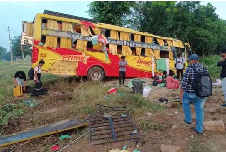 ಖಾಸಗಿ ಬಸ್ ಪಲ್ಟಿ: ದಂಪತಿ ಸಾವು, 15ಕ್ಕೂ ಹೆಚ್ಚು ಮಂದಿಗೆ ಗಾಯ bus accident