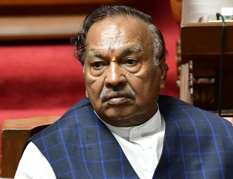 ಸಿದ್ಧರಾಮಯ್ಯ ಹಿಂದುಳಿದ ವರ್ಗದ ಚಾಂಪಿಯನ್ ಎಂದುಕೊಂಡಿದ್ದಾರೆ: ಅವರು ಸರ್ವಜ್ಞ ಅಲ್ಲ- ಕೆ.ಎಸ್ ಈಶ್ವರಪ್ಪ ಟೀಕೆ ewarapa