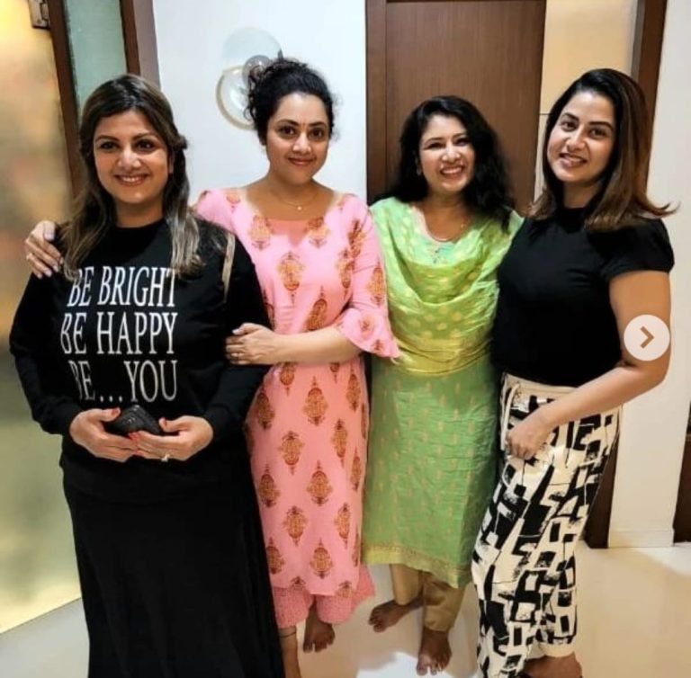 ಪತಿಯ ಮರಣದ ನಂತರ ಮೊದಲ ಬಾರಿಗೆ.. ಗತಕಾಲದ ತಾರೆಯರ ಜೊತೆ ಮೀನಾ film