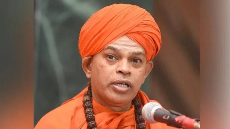 ಚಿತ್ರದುರ್ಗದ ಮುರುಘಾ ಶರಣಶ್ರೀ ಪೊಲೀಸ್ ವಶಕ್ಕೆ muruga sharanaru shree 1