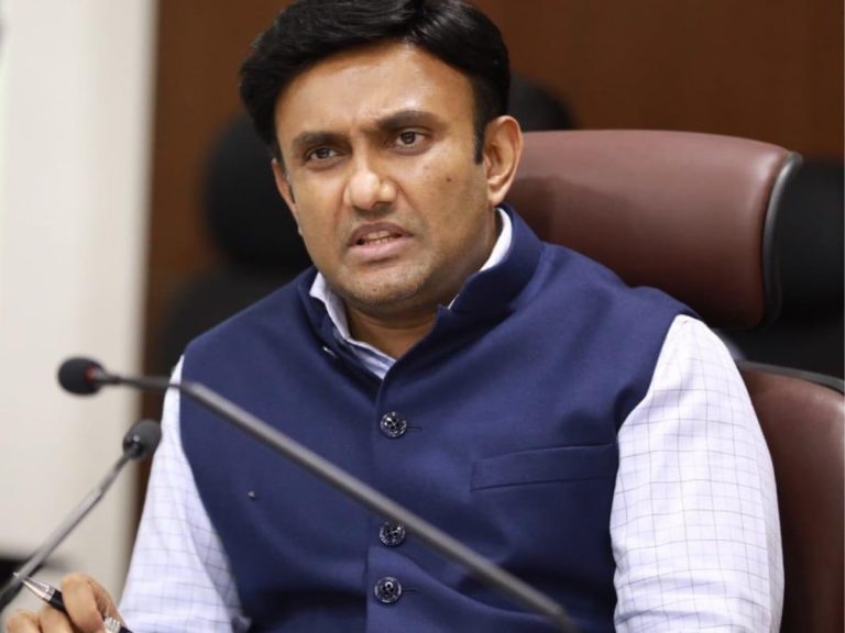 ಕೋವಿಡ್ ಹೆಚ್ಚಳ : 18 ವರ್ಷ ಮೇಲ್ಪಟ್ಟವರಿಗೆ ಬೂಸ್ಟರ್ ಡೋಸ್ sudhakar