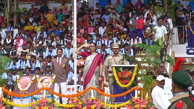 ತಿಪಟೂರು: ಕಲ್ಪತರು ಕ್ರೀಡಾಂಗಣದಲ್ಲಿ 75ನೇ ಸ್ವಾತಂತ್ರ್ಯ ಅಮೃತ ಮಹೋತ್ಸವ thepatur