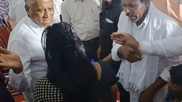 ಸಮಸ್ಯೆ ಹೇಳಿಕೊಳ್ಳಲು ಬಂದ ಮಹಿಳೆಗೆ ಕಪಾಳಕ್ಕೆ ಹೊಡೆದ ಸಚಿವ ಸೋಮಣ್ಣ somanna