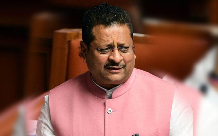 ಯಡಿಯೂರಪ್ಪರನ್ನು ಕರೆದುಕೊಂಡು ಓಡಾಡಿದರೆ ಬಿಜೆಪಿ ಲಗಾಟಿ ಹೊಡೆಯುತ್ತೆ: ಶಾಸಕ ಯತ್ನಾಳ್