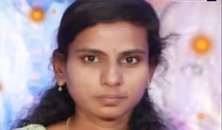 ಆನ್ ಲೈನ್ ನಲ್ಲಿ ಮೋಸ ಹೋಗಿದ್ದಕ್ಕೆ ಉಪನ್ಯಾಸಕಿ ಆತ್ಮಹತ್ಯೆ arati