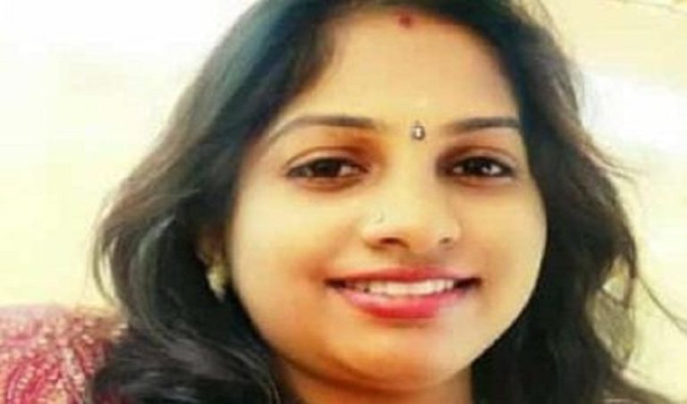 ಮಚ್ಚಿನಿಂದ ಕೊಚ್ಚಿ ಪತ್ನಿ ಕೊಂದ ಪಾಪಿ ಪತಿ! banglore