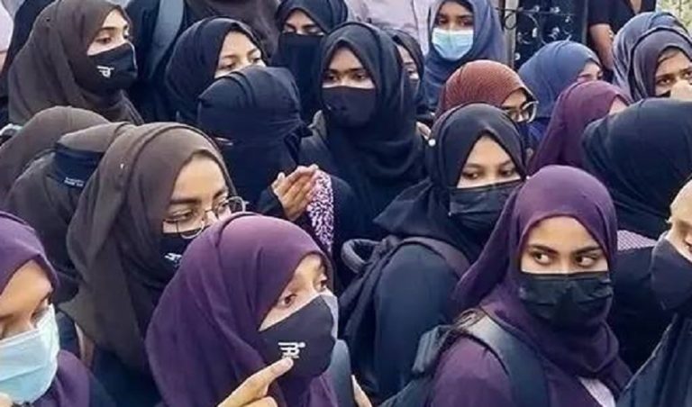 ಮುಸ್ಲಿಂ ವಿದ್ಯಾರ್ಥಿನಿಯರಿಗೆ ಸರ್ಕಾರದಿಂದ ಪ್ರತ್ಯೇಕ ಕಾಲೇಜುಗಳಿಗೆ ತಲಾ 2.50 ಕೋಟಿ muslim