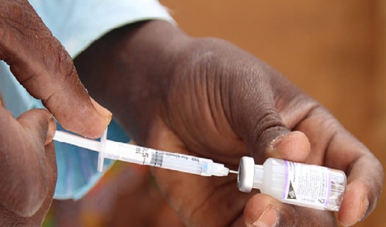 ಮೆದುಳು ಜ್ವರ ಲಸಿಕೆ: ಮಕ್ಕಳು ಅಸ್ವಸ್ಥ lasike