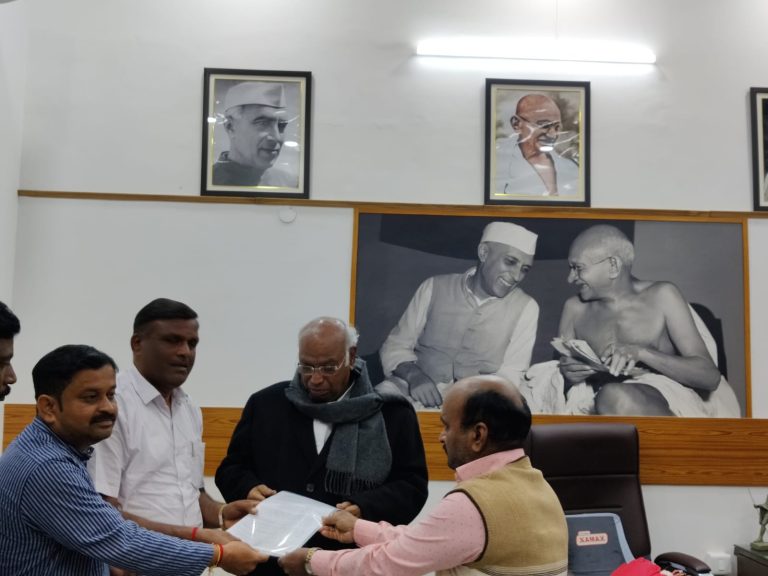 ಕೊಬ್ಬರಿಗೆ ಬೆಂಬಲ ಬೆಲೆ ನೀಡಲು ಸರ್ಕಾರಕ್ಕೆ ಒತ್ತಡ ತರಲು ಮಲ್ಲಿಕಾರ್ಜುನ ಖರ್ಗೆಗೆ ಮನವಿ mallikarjuna kharge