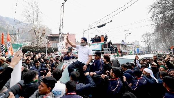 ಅಮಿತ್ ಶಾ ಲಾಲ್ ಚೌಕಗೆ ನಡೆದುಕೊಂಡು ಬರಲಿ: ರಾಹುಲ್ ಗಾಂಧಿ Rahul gandi