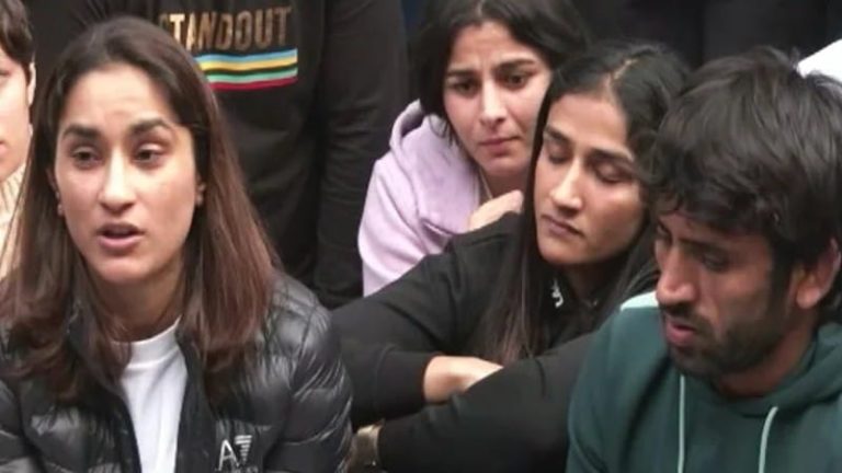 ವ್ರೆಸ್ಲಿಂಗ್ ಫೆಡರೇಶನ್ ಅಧ್ಯಕ್ಷರಿಗೆ ಲೈಂಗಿಕ ಕಿರುಕುಳ: ಆರೋಪಗಳೊಂದಿಗೆ ಮಹಿಳಾ ಆಟಗಾರರು attagararu