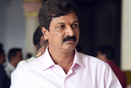 ಸಿಎಂ ಬೊಮ್ಮಾಯಿ ಭೇಟಿಯಾದ ರಮೇಶ್ ಜಾರಕಿಹೊಳಿ ramesh jarakihole