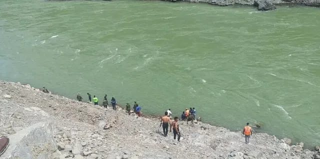 ಸಾಲಬಾಧೆಯಿಂದ ಪಾರಾಗಲು ಸತ್ತಂತೆ ನಾಟಕ sala bade