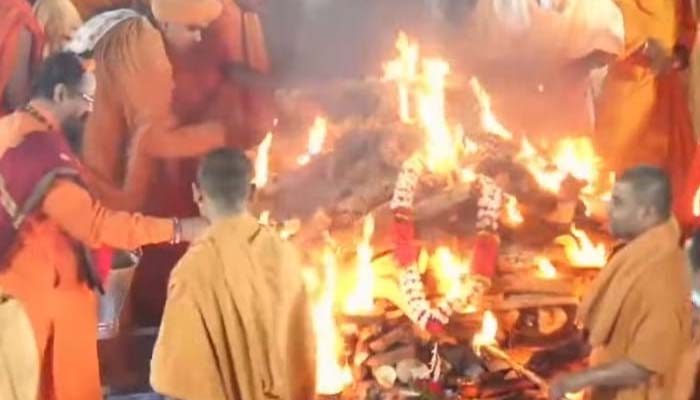 ನಡೆದಾಡುವ ದೇವರು ಇನ್ನು ನೆನಪು ಮಾತ್ರ sedeswra