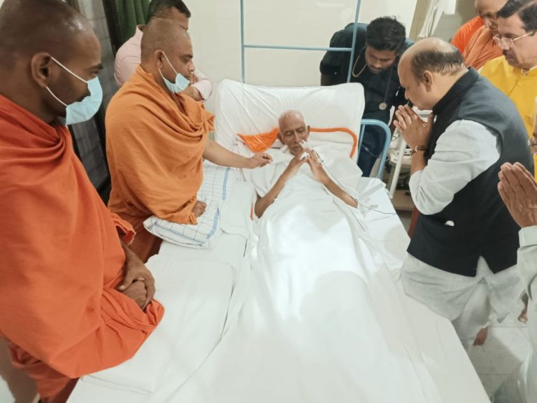 ಸಿದ್ದೇಶ್ವರ ಶ್ರೀಗಳ ಆರೋಗ್ಯ ವಿಚಾರಿಸಿದ ಸಿಎಂ ಬೊಮ್ಮಾಯಿ siddeshwara shree