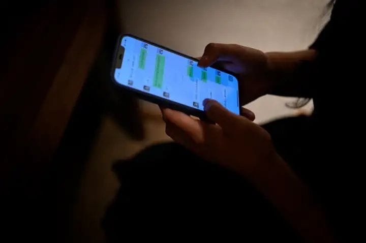 ವಿದ್ಯಾರ್ಥಿನಿಯರ ಮೊಬೈಲ್ ಗೆ ಅಶ್ಲೀಲ ಸಂದೇಶ ಕಳುಹಿಸುತ್ತಿದ್ದ ಶಿಕ್ಷಕ ಅಮಾನತು asabya sandesha