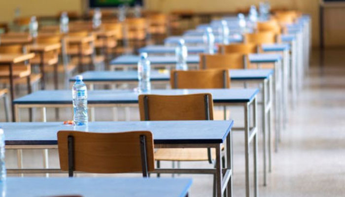 ಪರೀಕ್ಷೆ ಹಾಲ್ ನಲ್ಲಿ 500 ಹುಡುಗಿಯರನ್ನು ಕಂಡು ಕುಸಿದು ಬಿದ್ದ ವಿದ್ಯಾರ್ಥಿ! exam hall