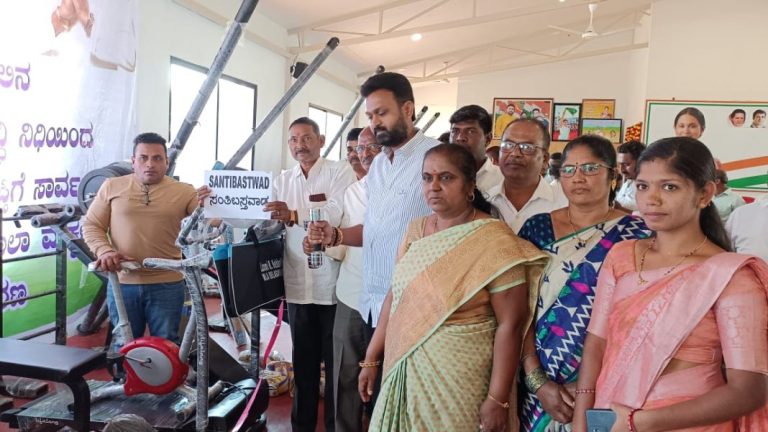 ಶಾಸಕರ ನಿಧಿಯಿಂದ ಜಿಮ್, ಕ್ರೀಡಾ ಸಾಮಗ್ರಿ ವಿತರಿಸಿದ ಶಾಸಕಿ ಲಕ್ಷ್ಮೀ ಹೆಬ್ಬಾಳಕರ್ mla