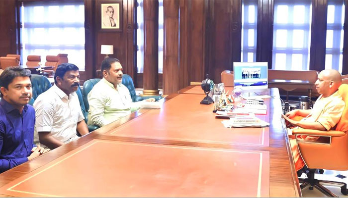 ಉ.ಪ್ರದೇಶದ ಸಿ.ಎಂ ಯೋಗಿಯನ್ನು ಭೇಟಿಯಾದ ಬಿಜೆಪಿ ಟಿಕೆಟ್ ಆಕಾಂಕ್ಷಿ ಕೆ.ಎಂ.ಮುನಿಯಪ್ಪ.. km muniyappa