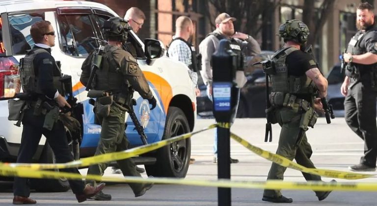 ಅಮೇರಿಕಾದ ಗುಂಡಿನ ದಾಳಿಗೆ ಐವರು ಸಾವು; ಎಂಟು ಮಂದಿ ಗಾಯ amerika