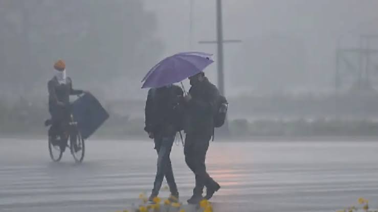 ರಾಜ್ಯದ ದಕ್ಷಿಣ ಒಳನಾಡಿನಲ್ಲಿ ಗುಡುಗು ಸಹಿತ ಬಾರಿ ಮಳೆ rain