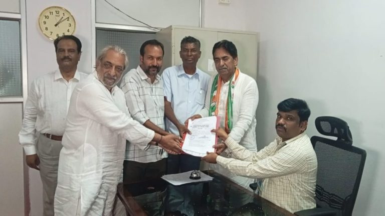 ಉತ್ತರ ಭಾಗದಿಂದ ನಾಮಪತ್ರ ಸಲ್ಲಿಸಿದ ಕಾಂಗ್ರೆಸ್ ಅಭ್ಯರ್ಥಿ ರಾಜು ಶೇಠ್ raju shet