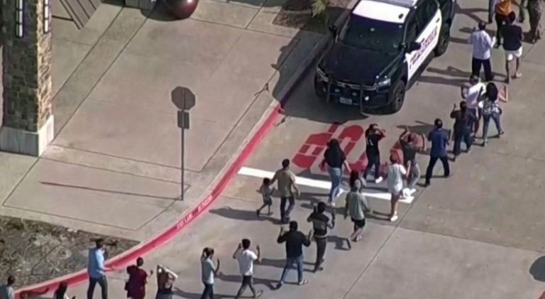 ಅಮೆರಿಕದ ಟೆಕ್ಸಾಸ್ ನ ಮಾಲ್ ನಲ್ಲಿ ನಡೆದ ಗುಂಡಿನ ದಾಳಿಯಲ್ಲಿ 9 ಮಂದಿಗೆ ಗಾಯ amereka