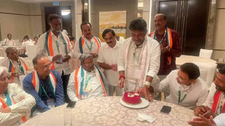 ಅದ್ದೂರಿಯಾಗಿ ಡಿ.ಕೆ.ಶಿವಕುಮಾರ್ ಹುಟ್ಟುಹಬ್ಬ ಆಚರಿಸಿದ ಕಾಂಗ್ರೆಸ್ ನಾಯಕರು dk shivakumar