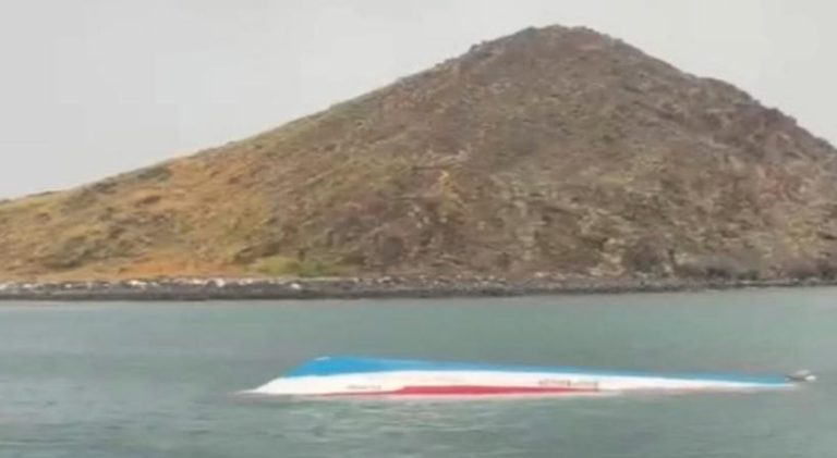 ಖೋರ್ಫಕನ್ನ ಶಾರ್ಕ್ ದ್ವೀಪದಲ್ಲಿ ದೋಣಿ ಅಪಘಾತ: ಮಹಿಳೆ ಮತ್ತು ಮಗುವಿಗೆ ಗಾಯ kofarken